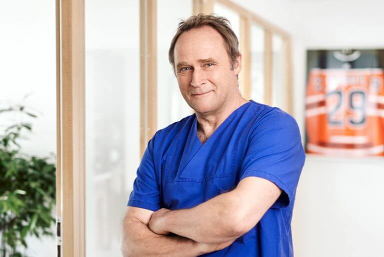 Dr. med. Thomas Stock ist Facharzt für Orthopädie und Unfallchirurgie, Sportmedizin, Chirotherapie, Physikalische Therapie in der Orthopädie Mediapark sowie Mannschaftsarzt(VBG), Mannschaftsarzt der Kölner Haie und Gesellschafter des IFD (Institut für funktionelle Diagnostik).