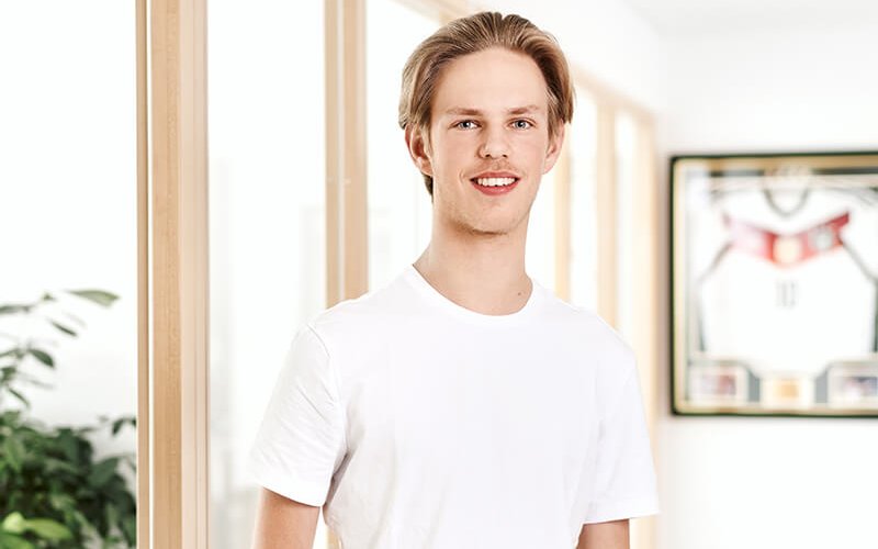 Fabian Becker ist Auszubildender zum Medizinischen Fachangestellten in der Orthopädie Mediapark.