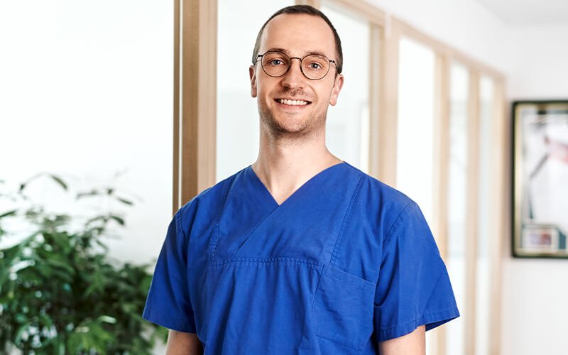 Dr. med. Max Wittenberg ist Facharzt für Orthopädie und Unfallchirurgie sowie Sportmedizin in der Orthopädie Mediapark.